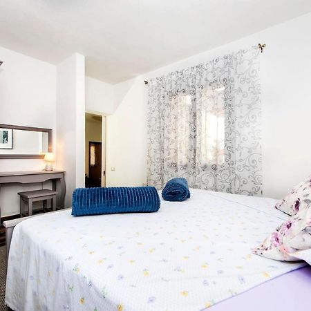 Apartments Karmen Ровин Екстериор снимка