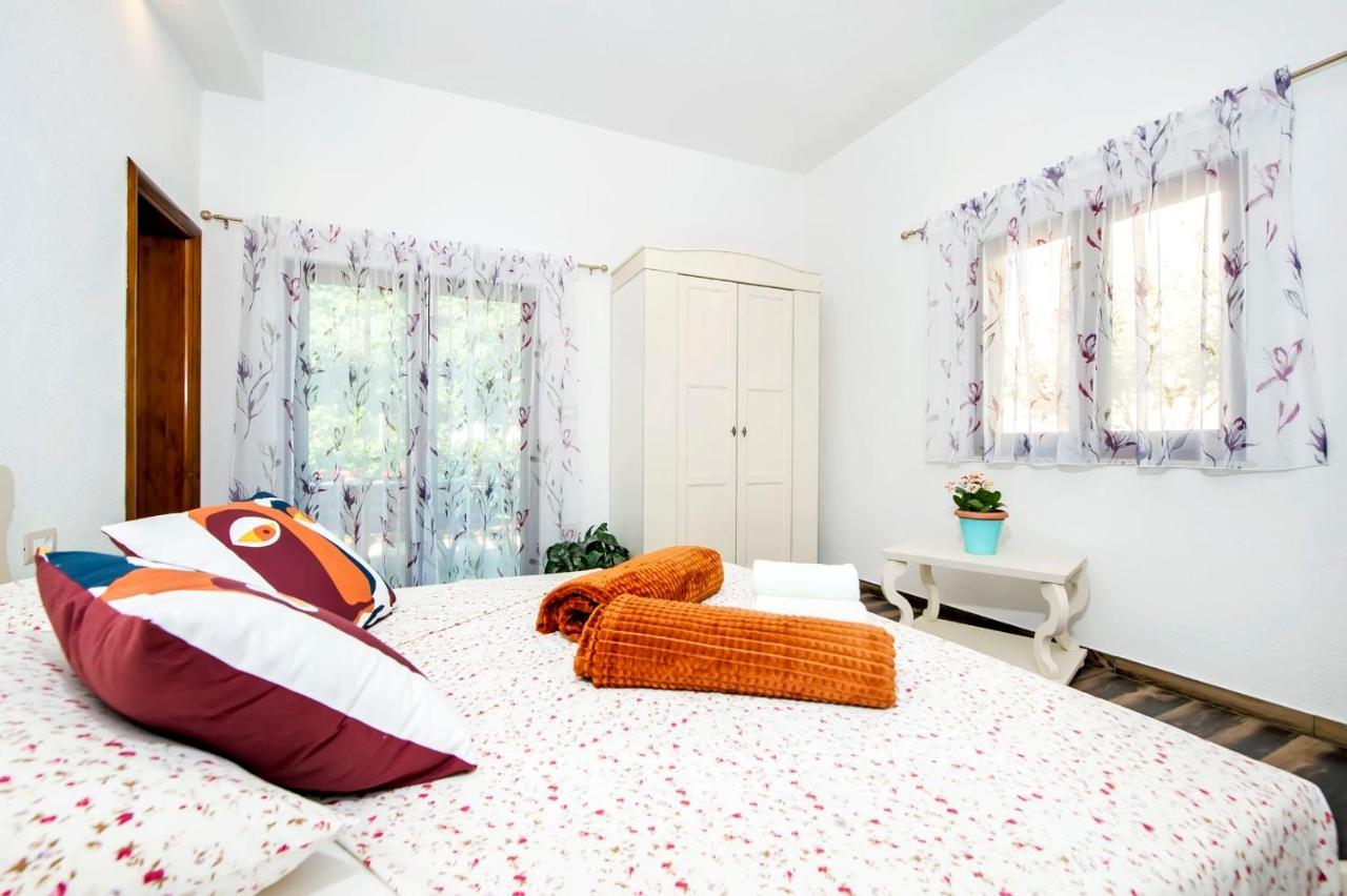 Apartments Karmen Ровин Екстериор снимка